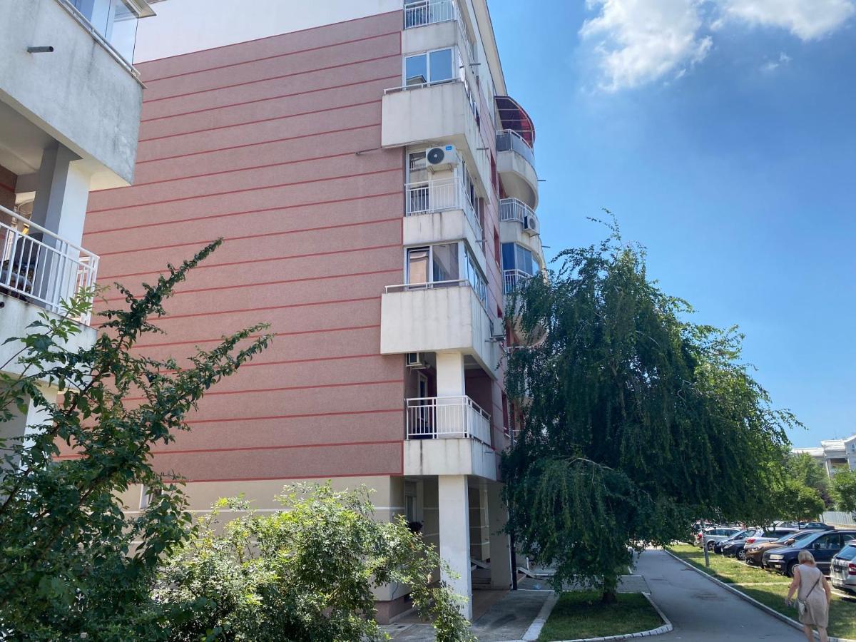 Hill Apartment Belgrado Buitenkant foto