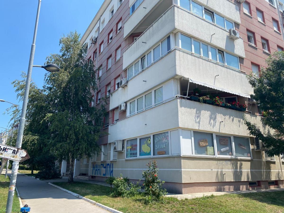 Hill Apartment Belgrado Buitenkant foto